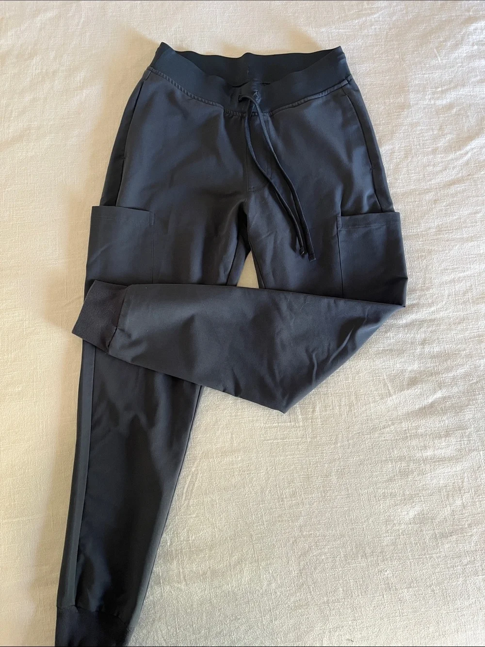 Mandala Scrubs Womens 9 Pocket Joggers in Pewter